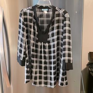 Double Click checkered top XL. Be professional and comfortable.